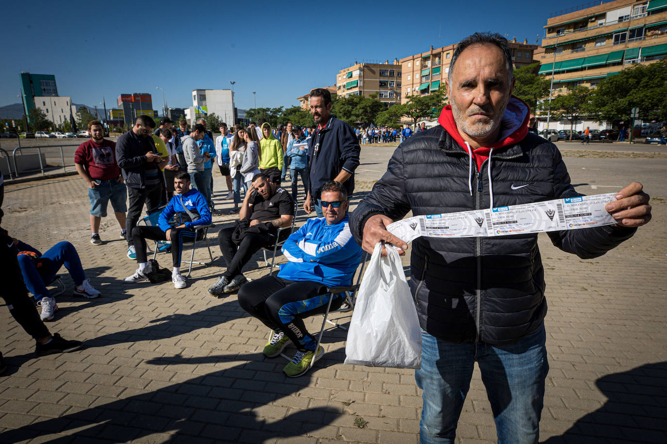 Las colas para comprar las &#039;entradas del ascenso&#039;
