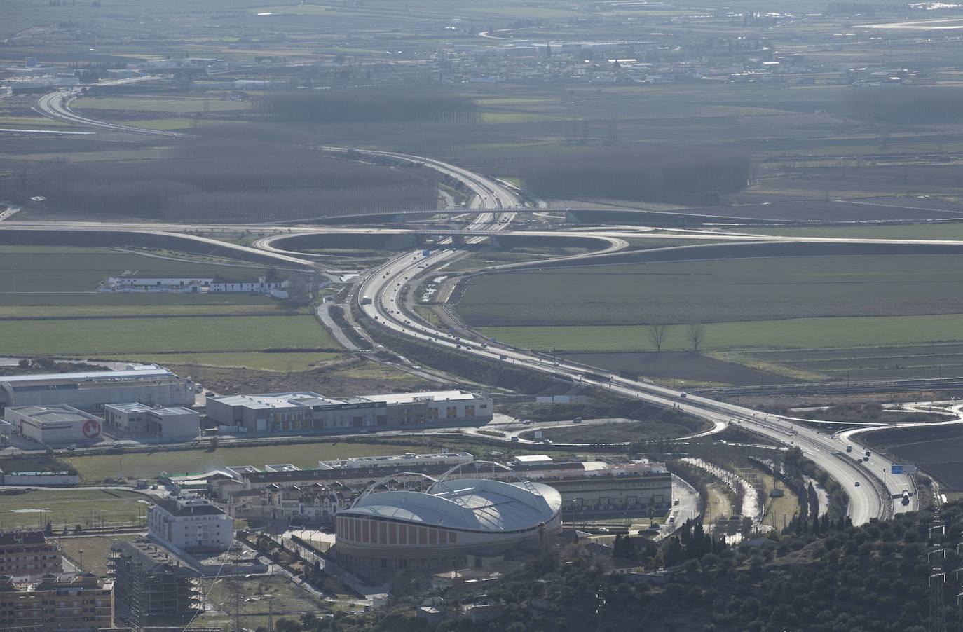 Vista de la A92 y Atarfe desde la ermita de los Tres Juanes.