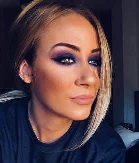 Imagen secundaria 2 - Las novias de rifaban a Paola para que las maquillase el día de su boda. En las imágenes, la joven con maquillajes realizados por ella.