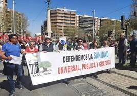 Participación del colectivo HOAC Jaén en la manifestación en defensa de la sanidad pública en Andalucía por las calles de la capital en marzo.