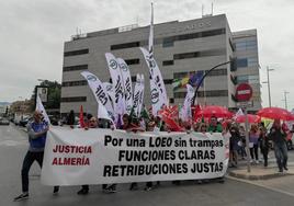 Manifestación de los funcionarios de Justicia de Almería, este miércoles.