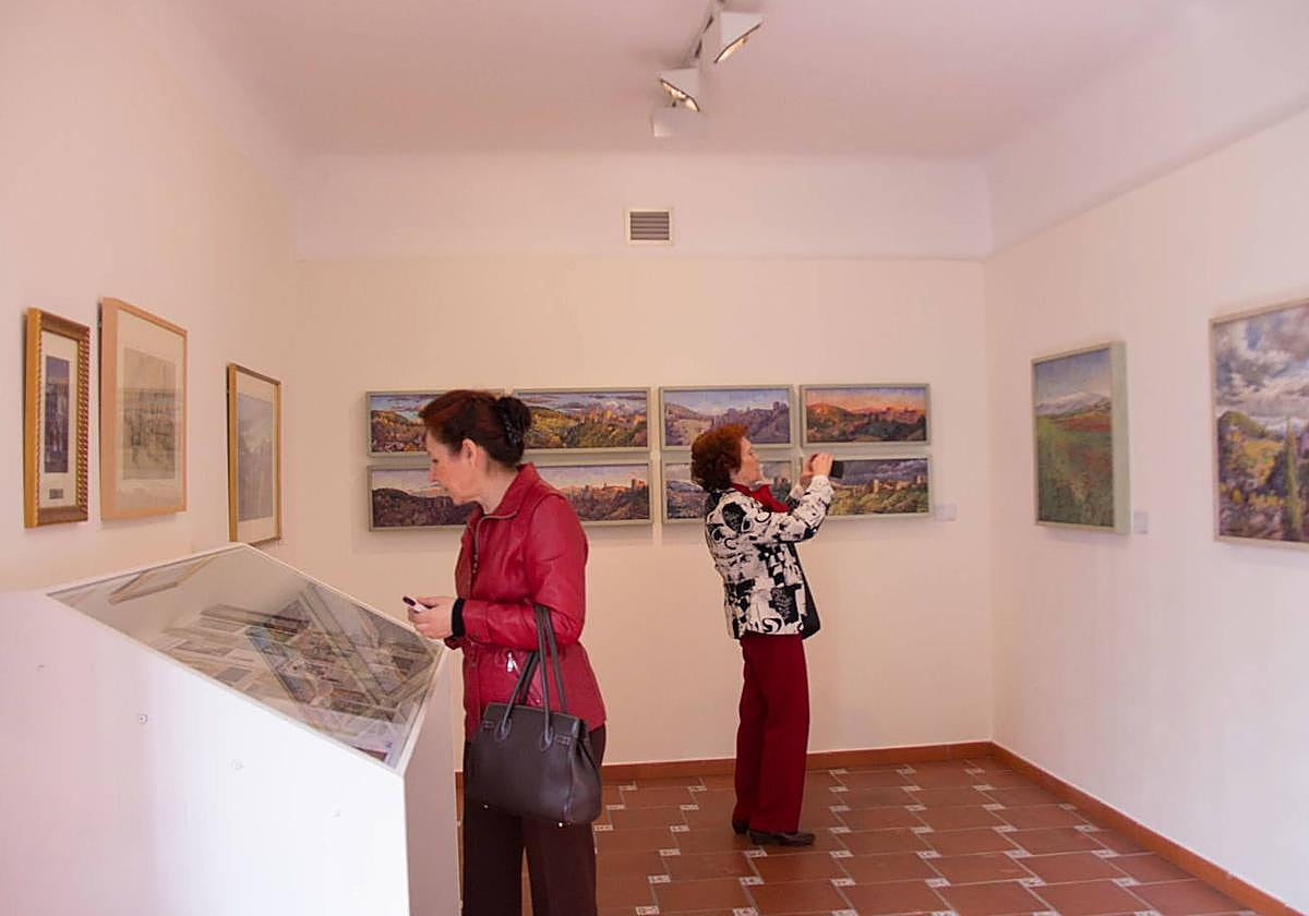 Foto de archivo de una exposición en el Carmen Max Moreau