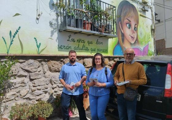 Miembros de la coalición Para la Gente durante un paseo electoral.