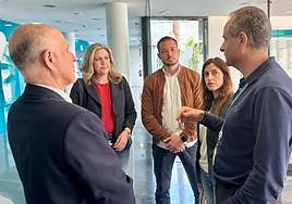 Visita de la candidata de Vox, beatriz Sánchez, al PTS este viernes