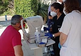 Medición de la agudeza visual en un hospital de Vithas.