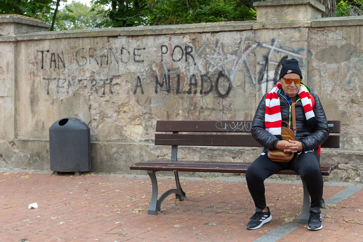 Las fotos de la afición del Granada en Miranda