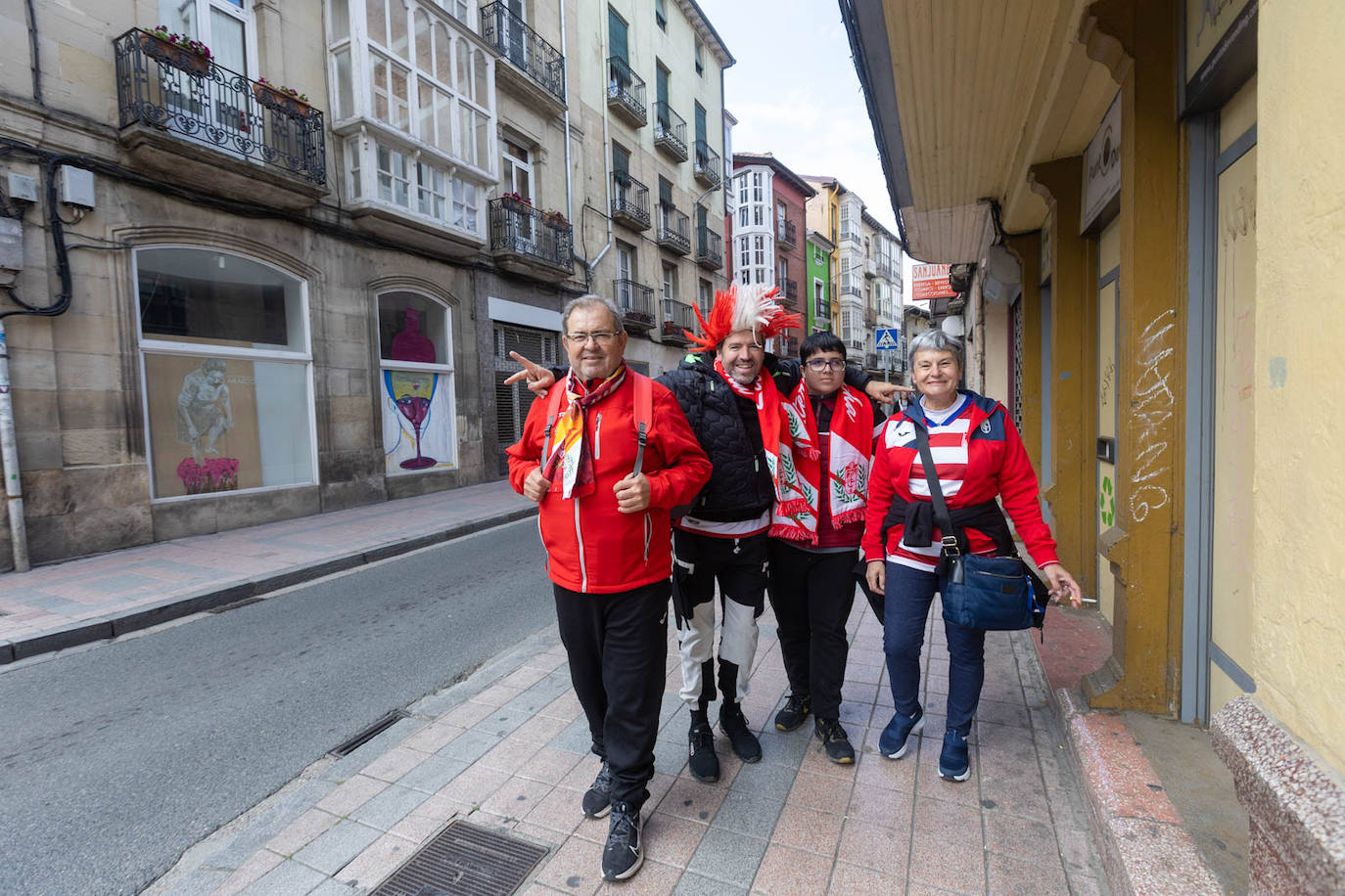 Las fotos de la afición del Granada en Miranda
