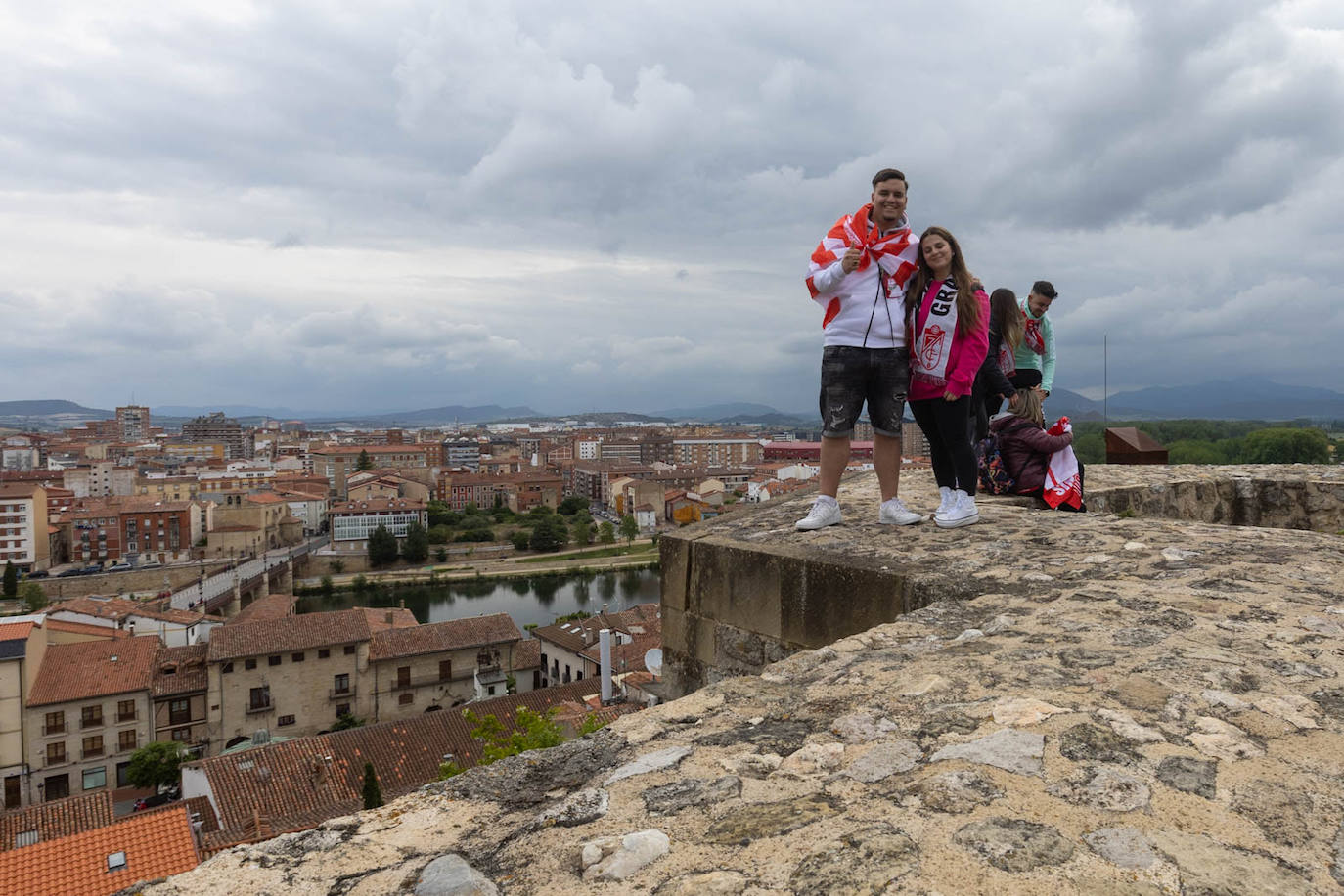 Las fotos de la afición del Granada en Miranda