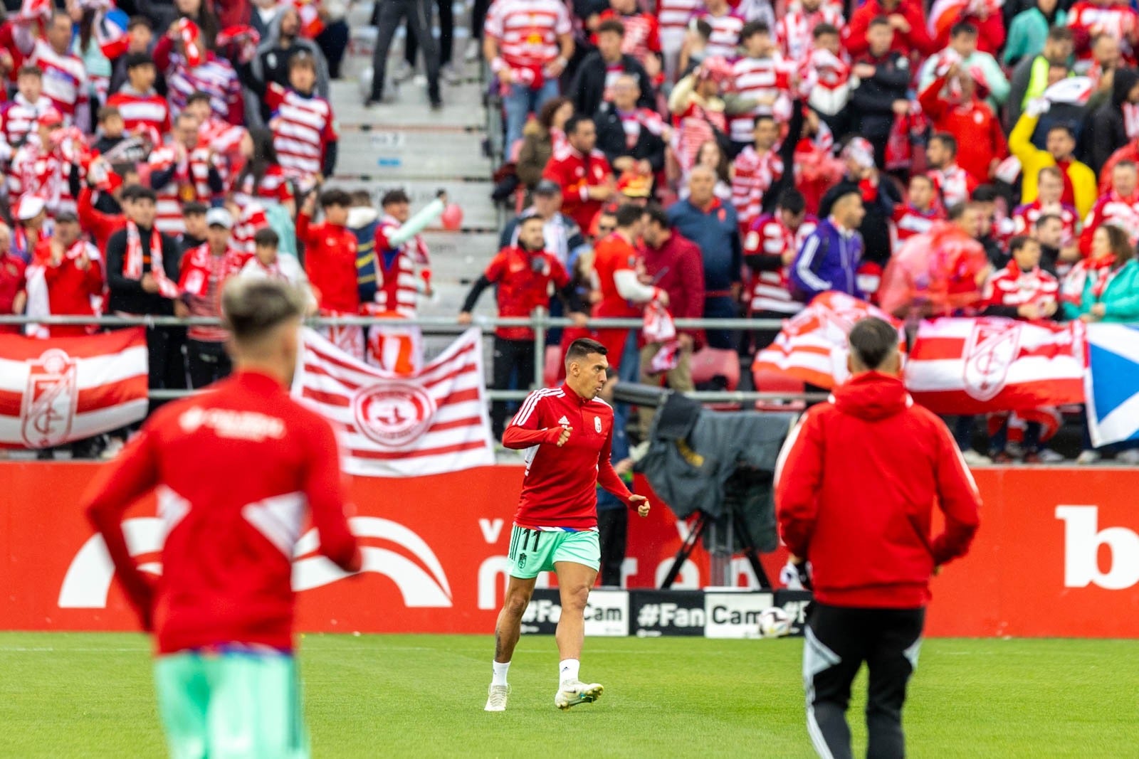 El partido entre Granada y Mirandés a pie de campo