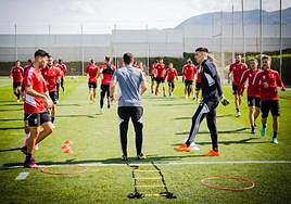 Un instante del último entrenamiento del Granada.