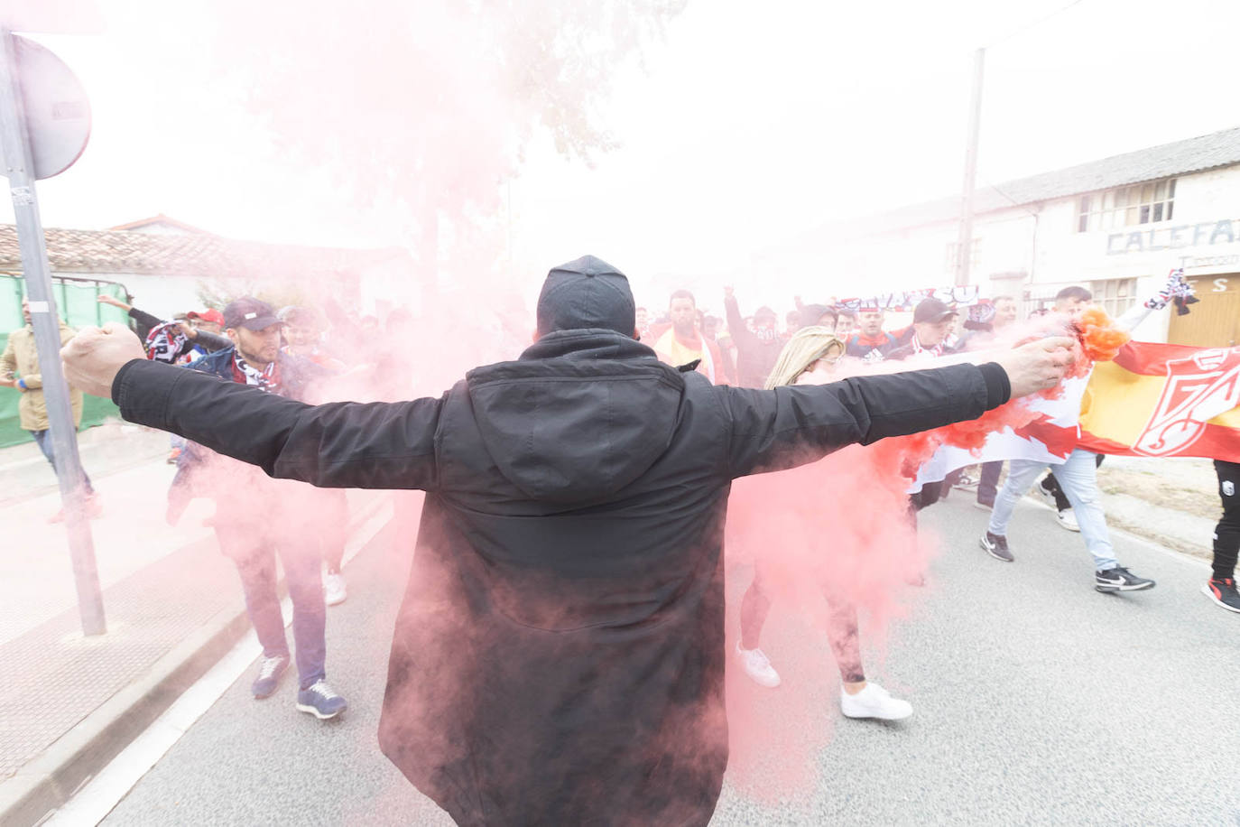 Las fotos de la afición del Granada en Miranda