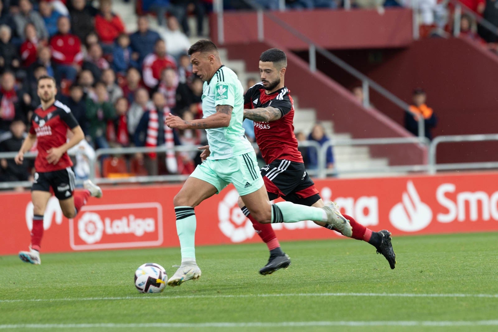 El partido entre Granada y Mirandés a pie de campo