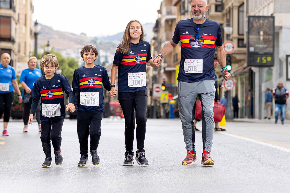 Encuéntrate en la carrera solidaria Ruta 091 de la Policía en Granada