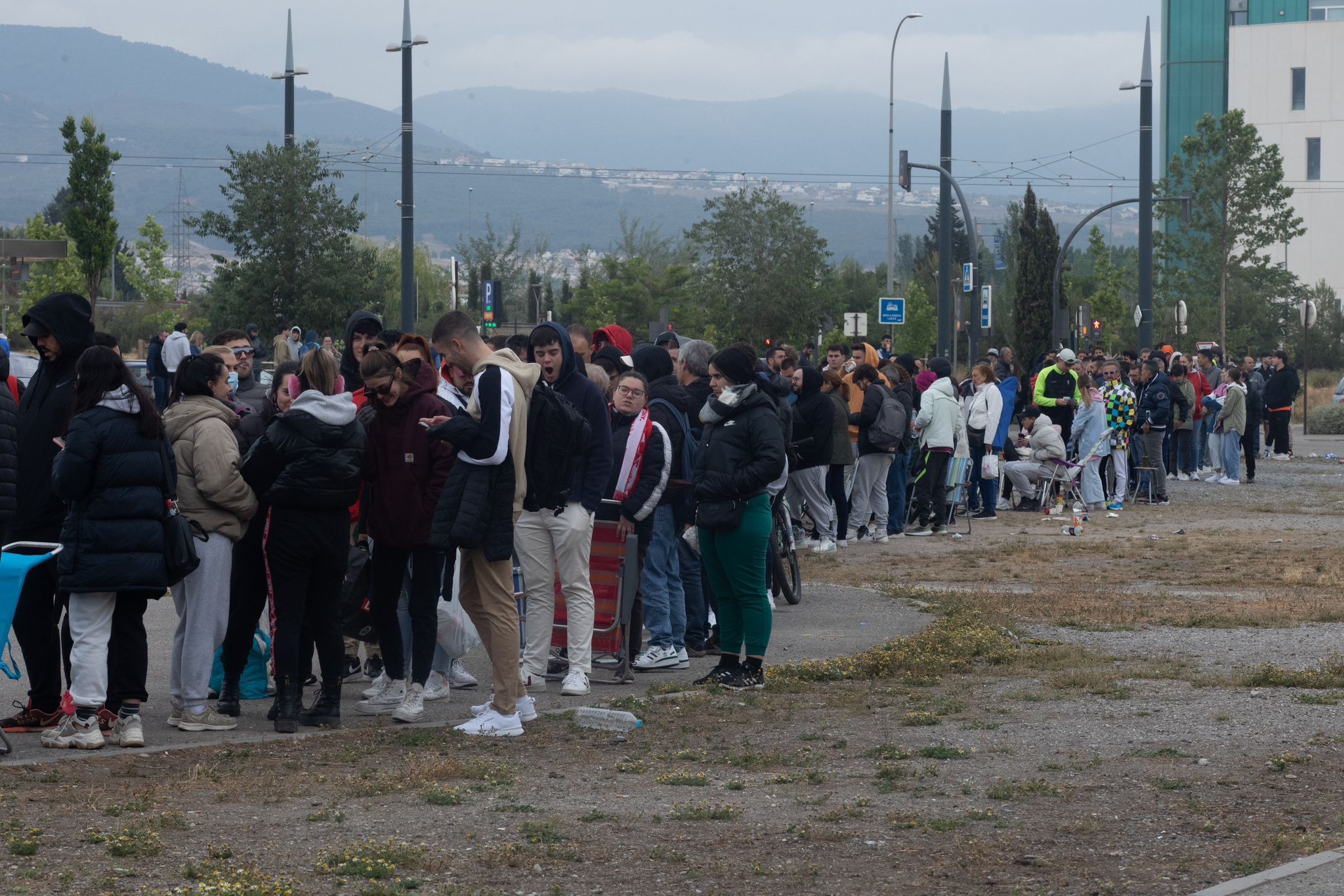 Encuéntrate en las colas de Los Cármenes