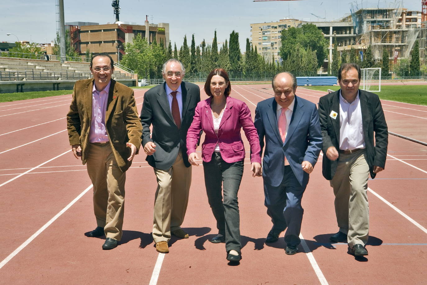 Fernando Egea (PA), Javier Torres Vela (PSOE), Lola Ruiz (IU), José Torres Hurtado (PP) y Jesús García (LV) en el arranque de campaña.