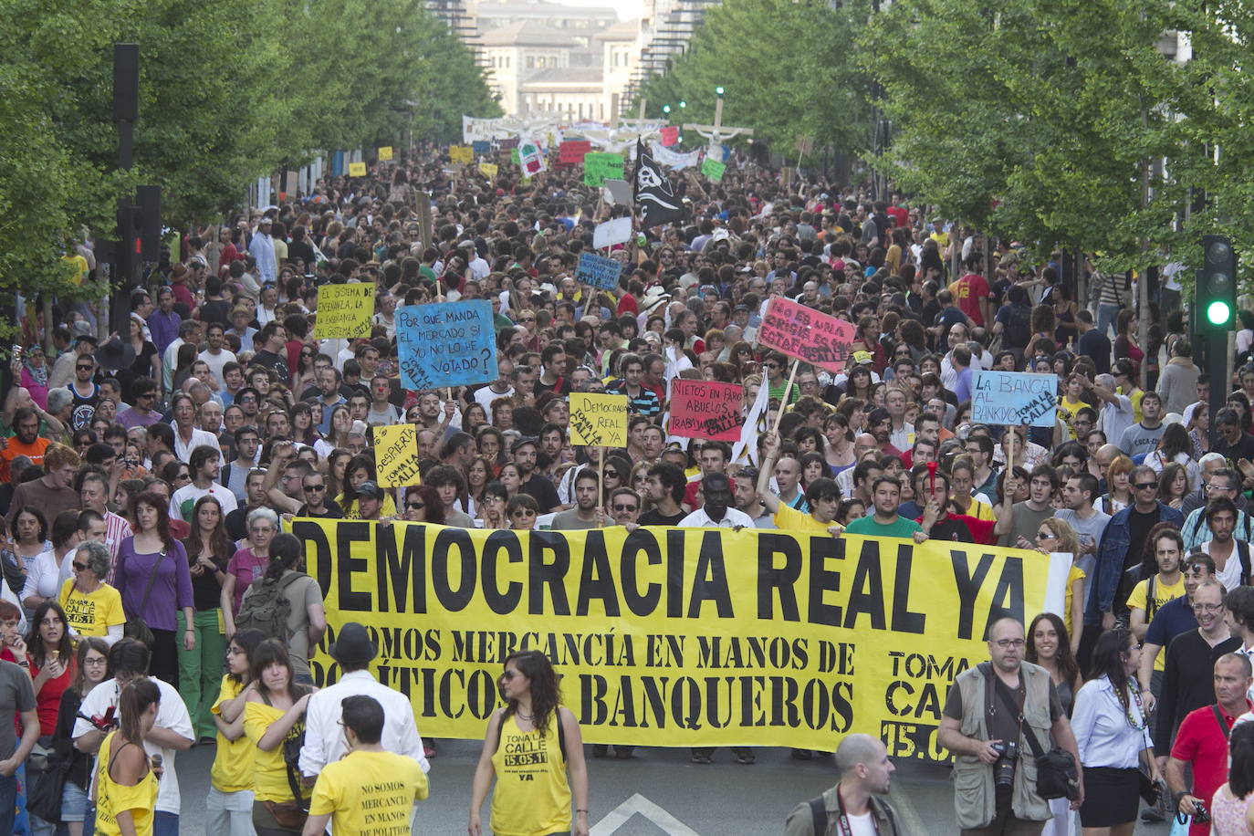 Manifestación por una 'Democracia real ya' en el 15 de mayor de 2011 en Granada.