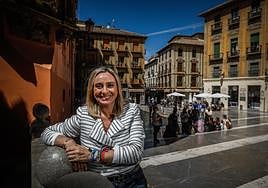 La candidata Marifrán Carazo posa para IDEAL desde la Plaza de las Pasiegas.