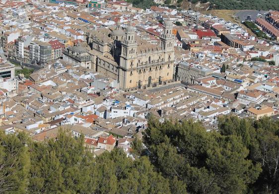 Panorámica de la capital desde el monte de Santa Catalina.