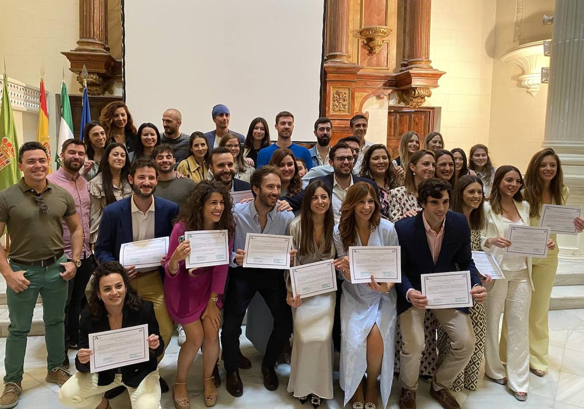 Despedida a los residentes que finalizan su formación sanitaria en jaén | ideal