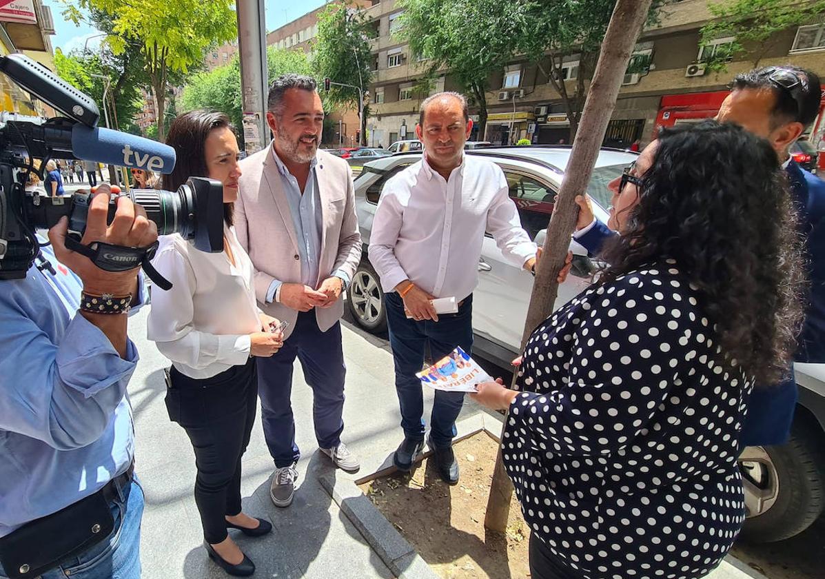 Andrés Reche y Gabriel Soria junto con compañeros de la formación en el Gran Eje.