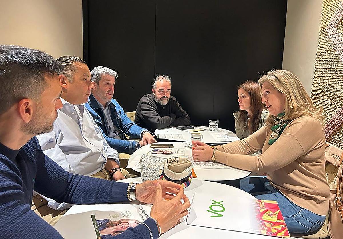 Beatriz Sánchez Montesinos con la Federación Municipal de Empresarios.