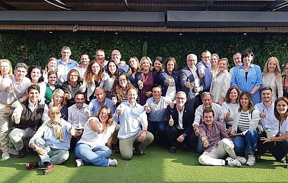 Foto de familia del PP durante el cierre de campaña en la capital.