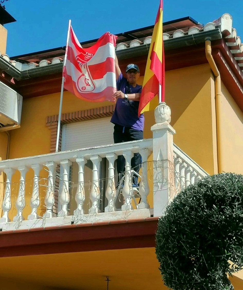 Granada saca sus banderas rumbo a Primera