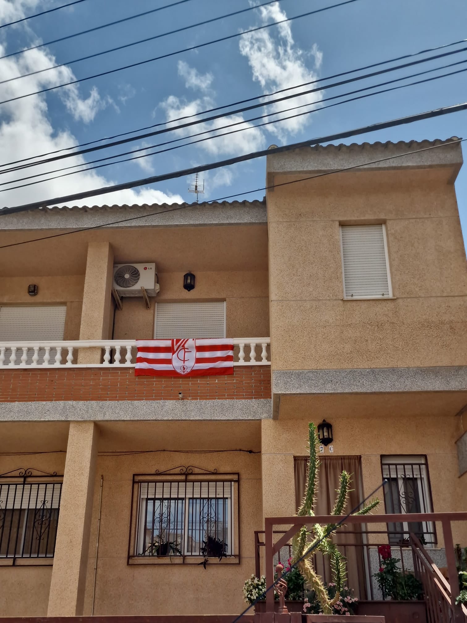 Granada saca sus banderas rumbo a Primera