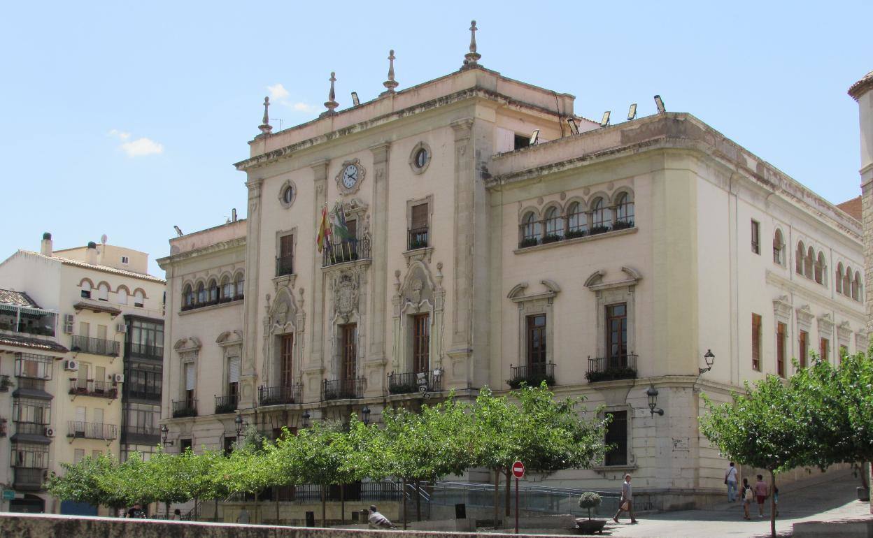 Imagen de archivo del Ayuntamiento de Jaén, en la Plaza de Santa María.