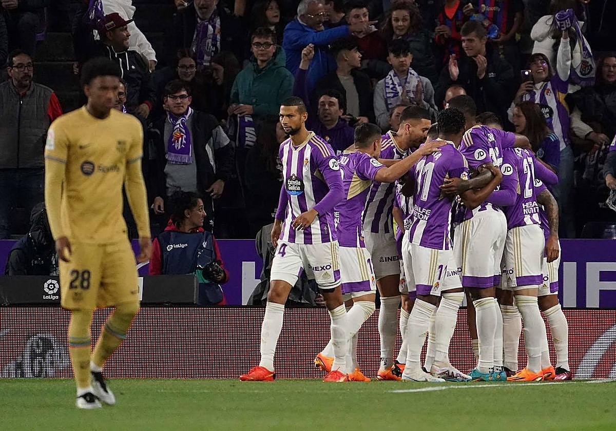 Los pucelanos celebran uno de los goles frente al FC Barcelona.