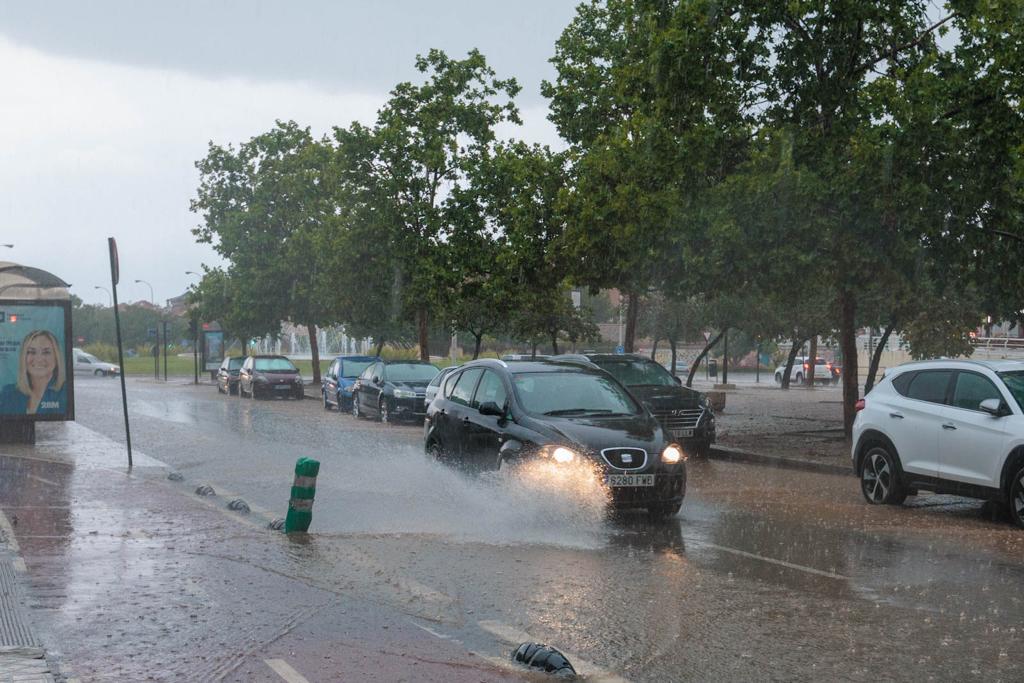 Las imágenes de la tormenta de granizo que ha inundado Granada