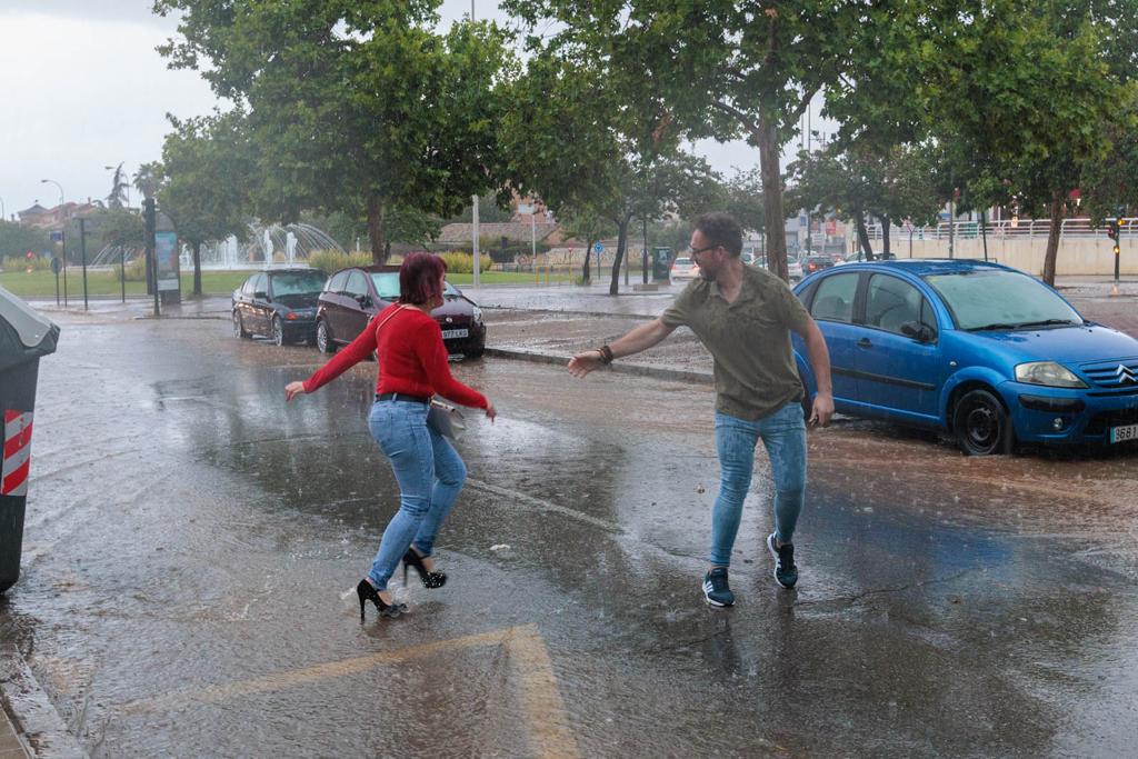 Las imágenes de la tormenta de granizo que ha inundado Granada