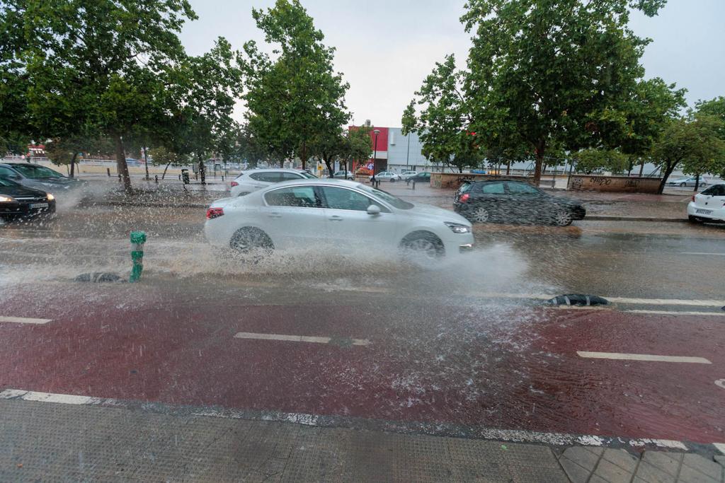 Las imágenes de la tormenta de granizo que ha inundado Granada