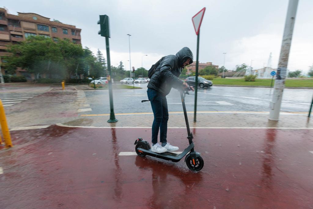 Las imágenes de la tormenta de granizo que ha inundado Granada