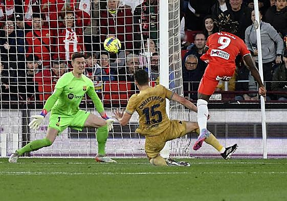El Bilal Touré firma un gol importante ante el Barça.