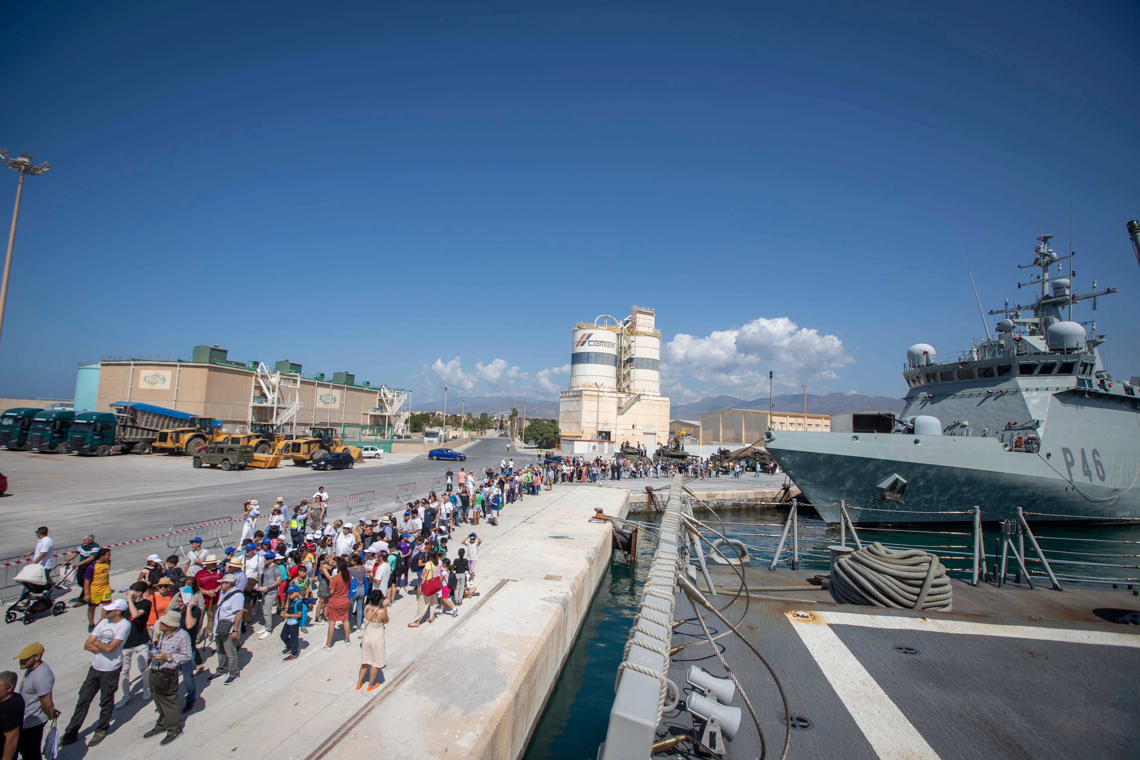 Las imágenes de los buques de la Armada en el Puerto de Motril