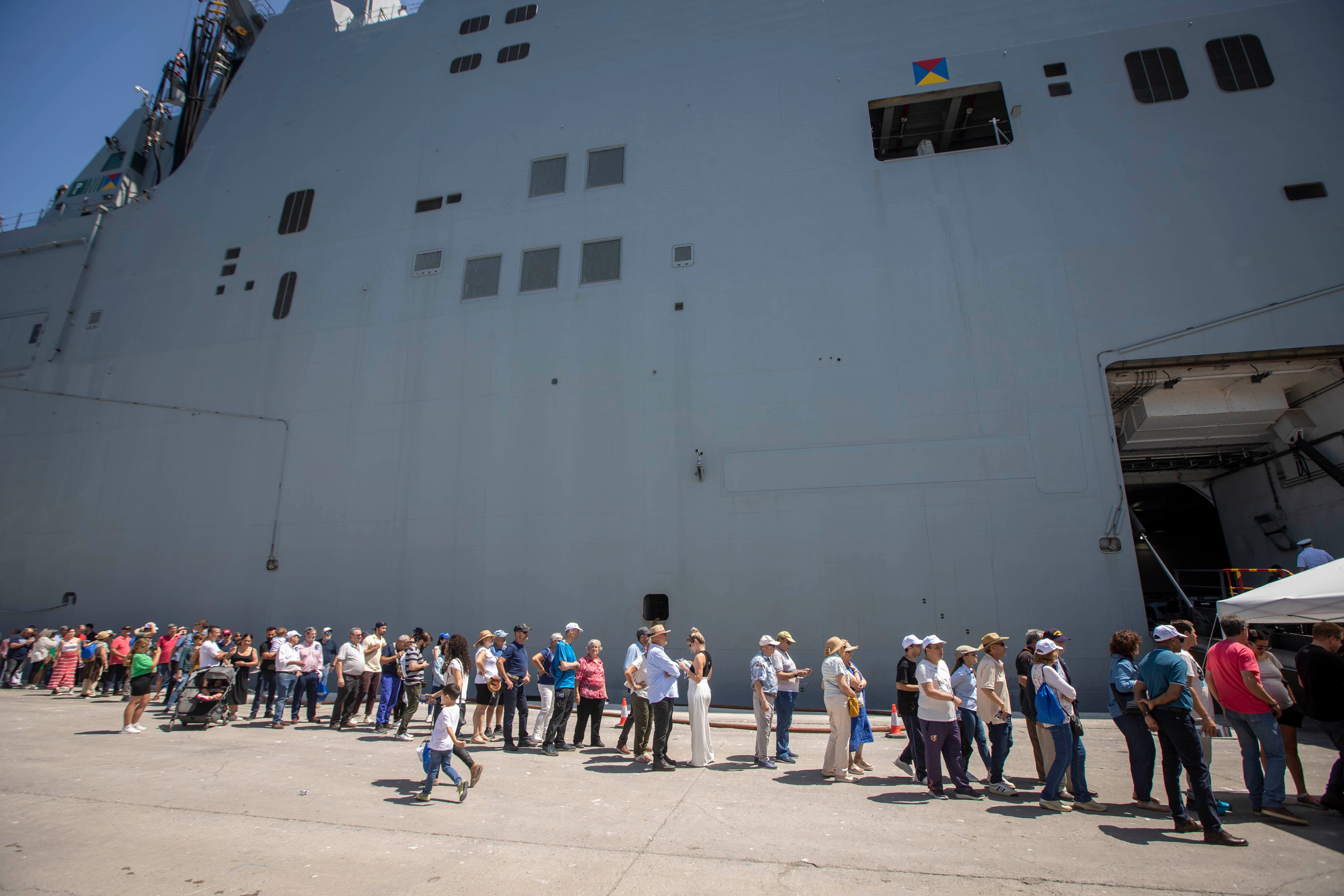 Las imágenes de los buques de la Armada en el Puerto de Motril