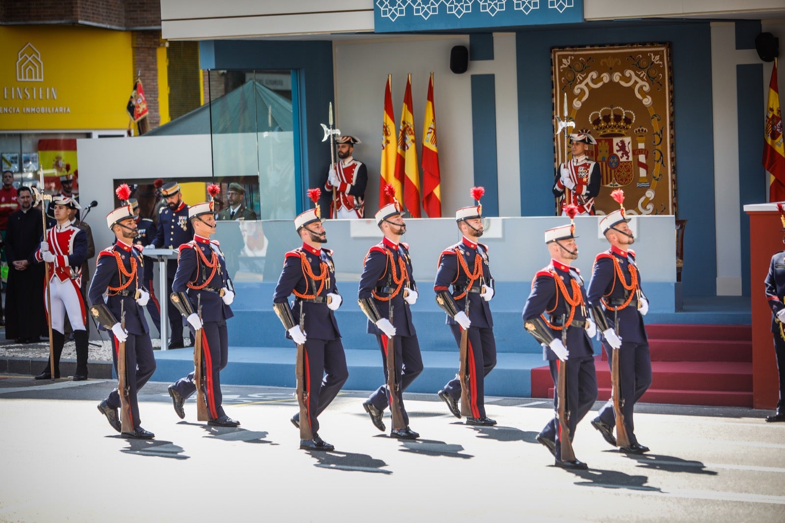 Las imágenes del desfile de las Fuerzas Armadas desde dentro y a vista de pájaro