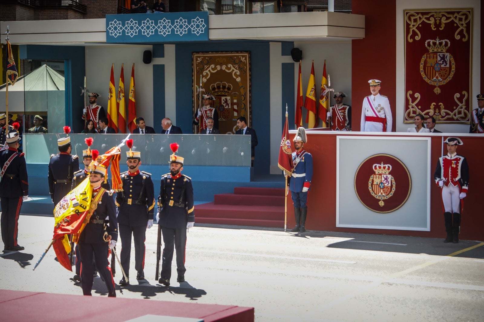 Las imágenes del desfile de las Fuerzas Armadas desde dentro y a vista de pájaro