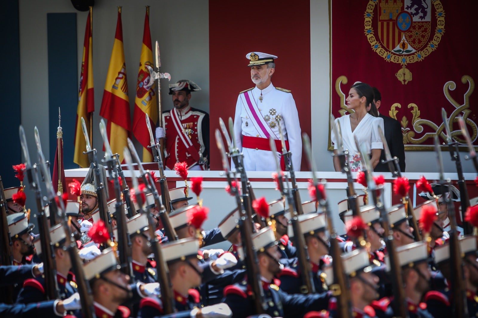 Las imágenes del desfile de las Fuerzas Armadas desde dentro y a vista de pájaro