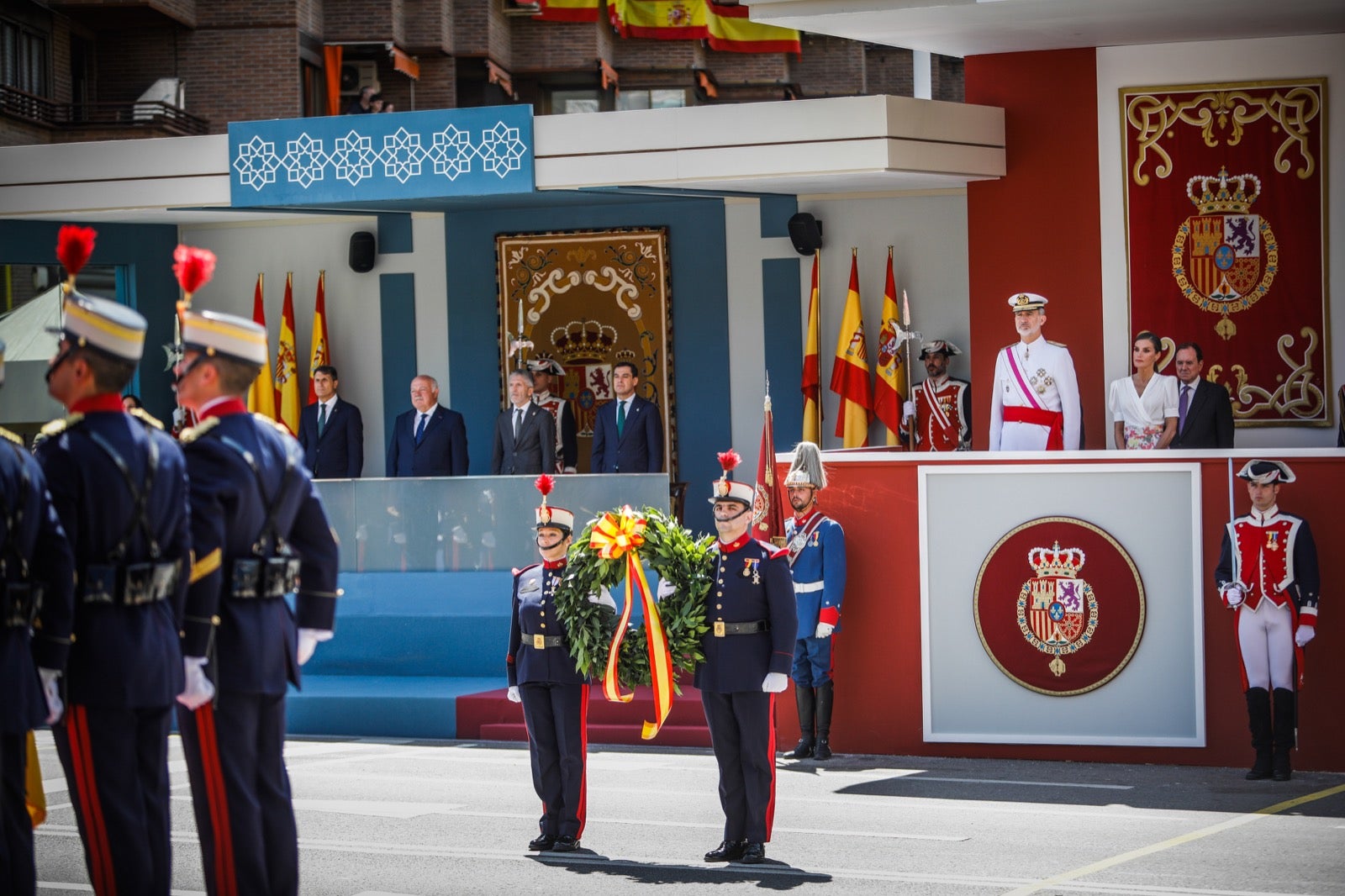 Las imágenes del desfile de las Fuerzas Armadas desde dentro y a vista de pájaro