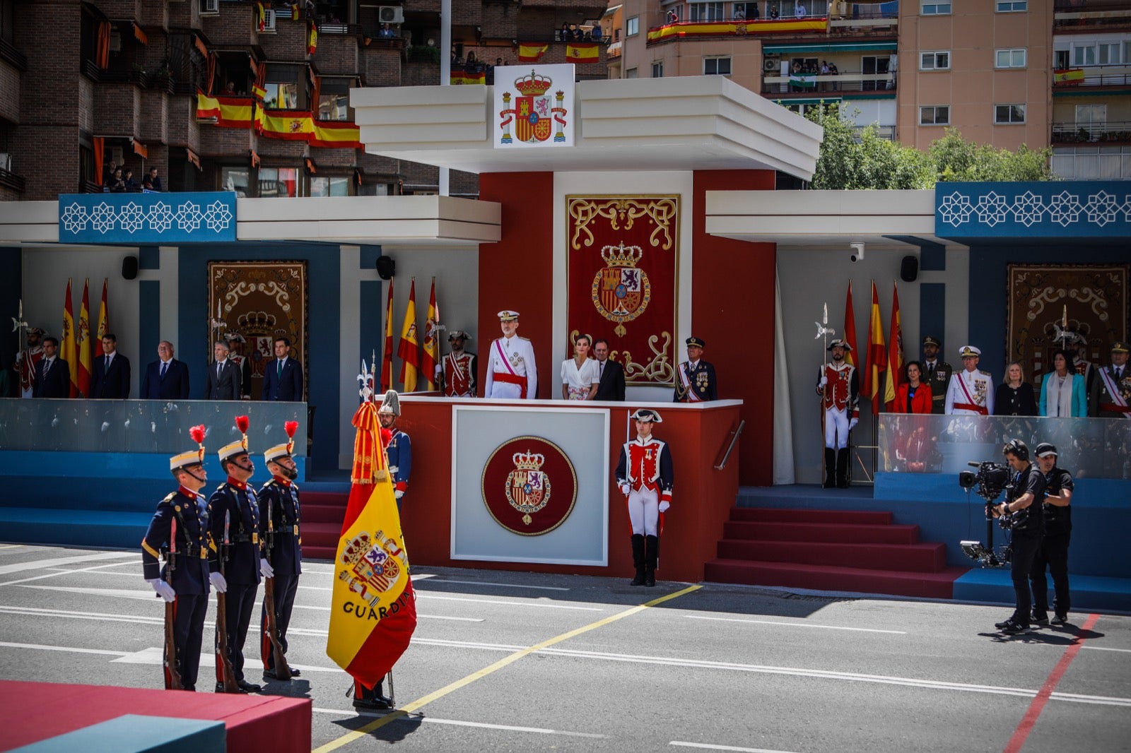 Las imágenes del desfile de las Fuerzas Armadas desde dentro y a vista de pájaro