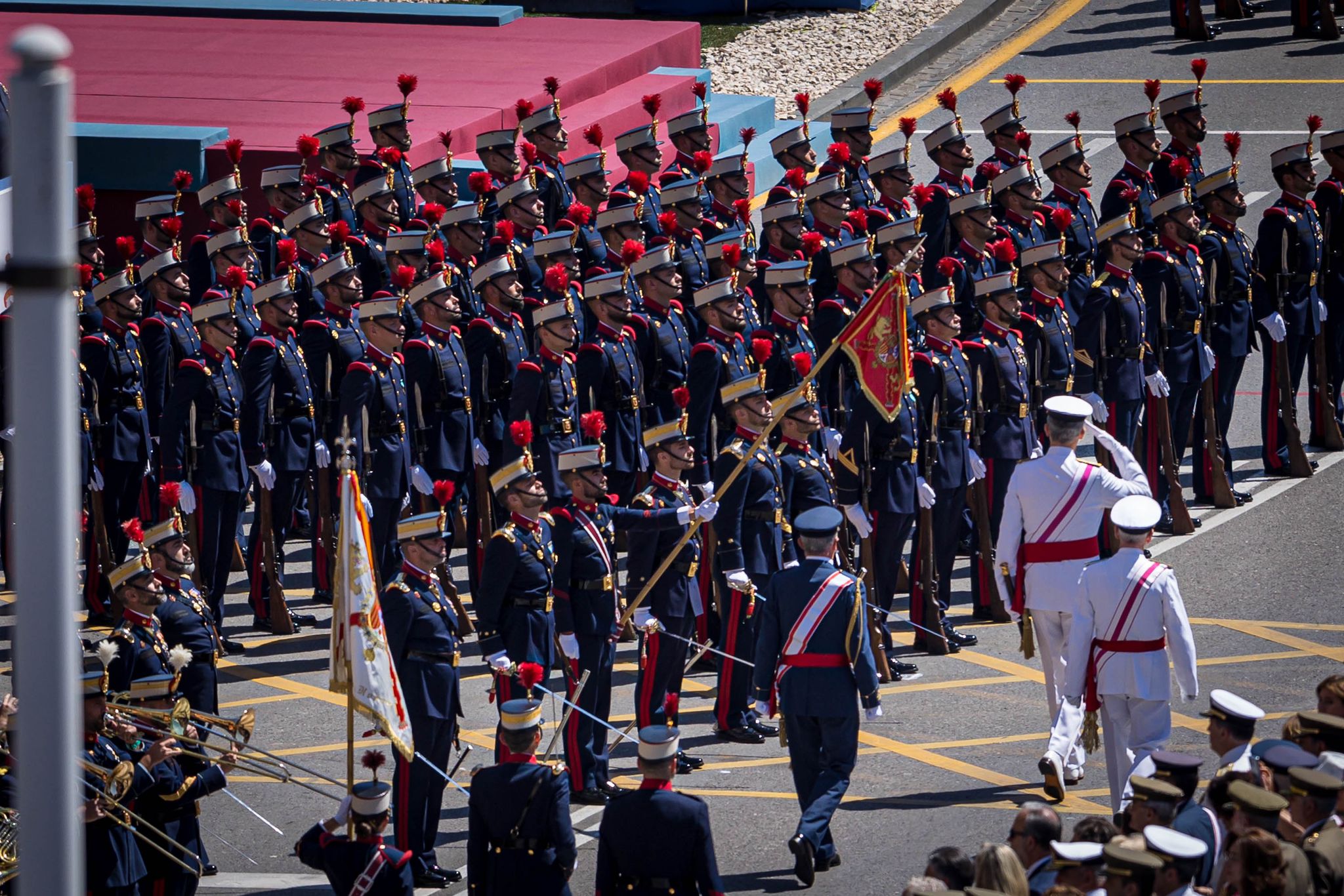 Las imágenes del desfile de las Fuerzas Armadas desde dentro y a vista de pájaro