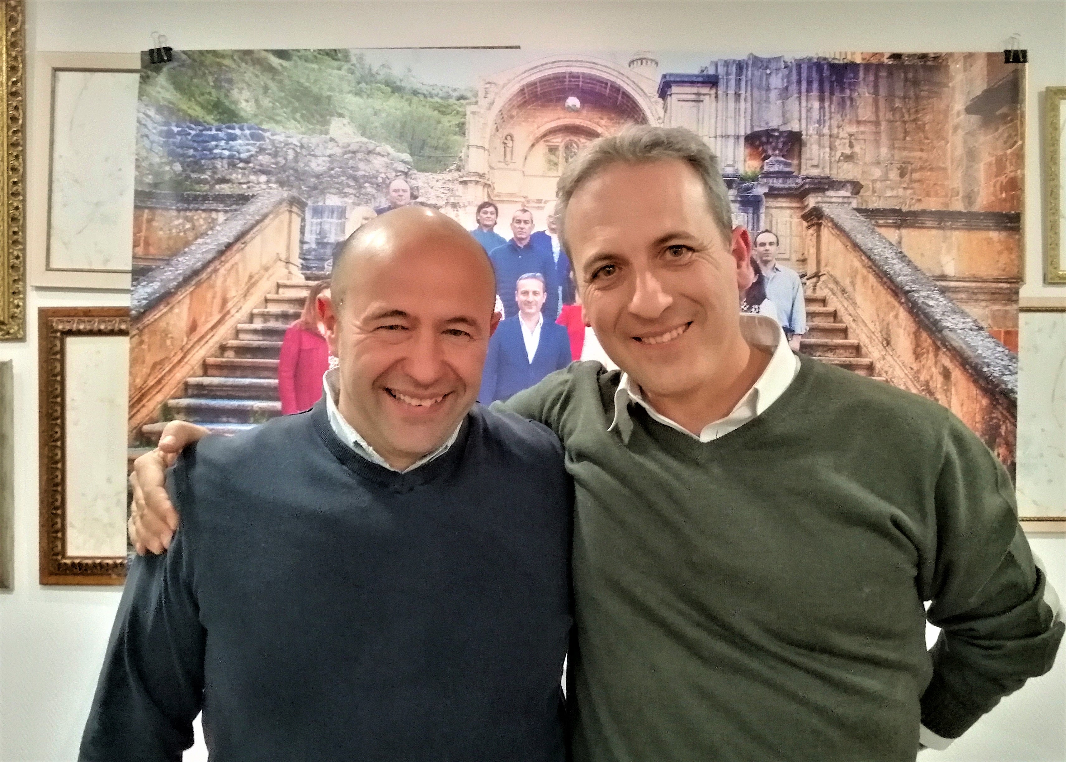 Antonio José Rodríguez y el alcalde electo José Luis Olivares.