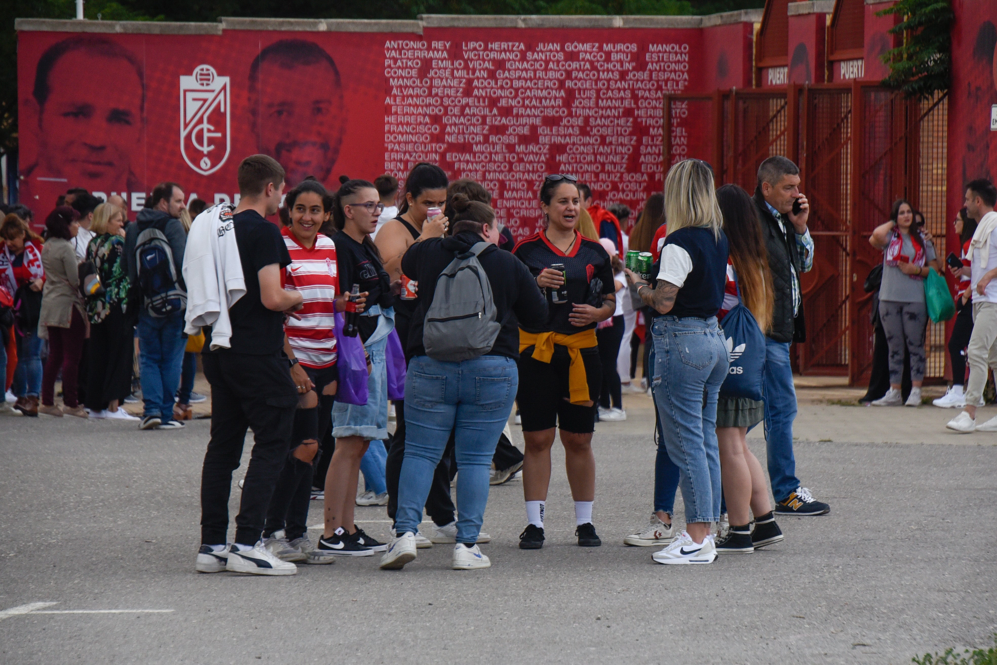 Encuéntrate en el partido del equipo femenino del Granada