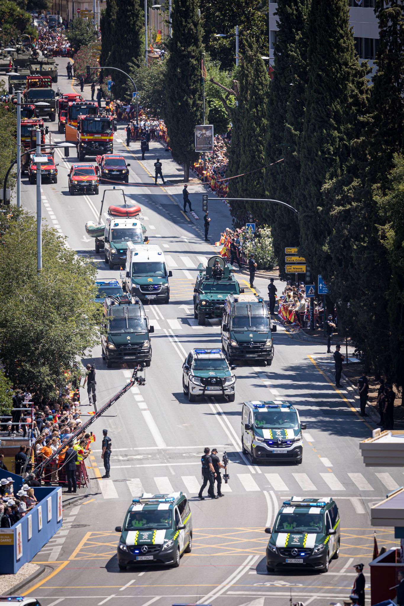 Las imágenes del desfile de las Fuerzas Armadas desde dentro y a vista de pájaro