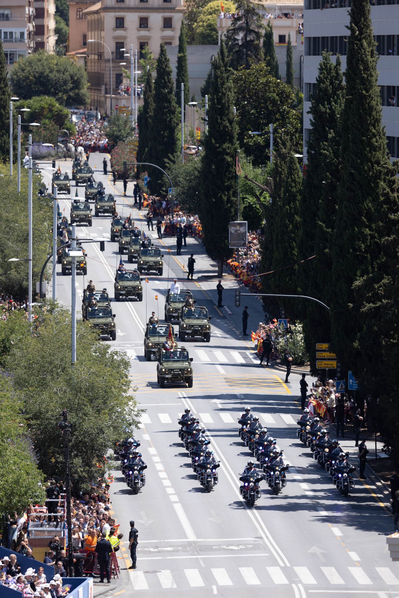 Las imágenes del desfile de las Fuerzas Armadas desde dentro y a vista de pájaro