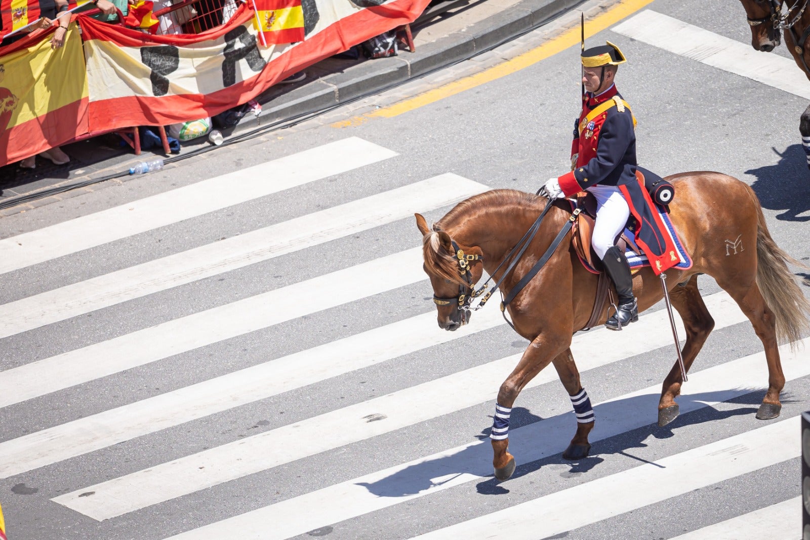 Las imágenes del desfile de las Fuerzas Armadas desde dentro y a vista de pájaro