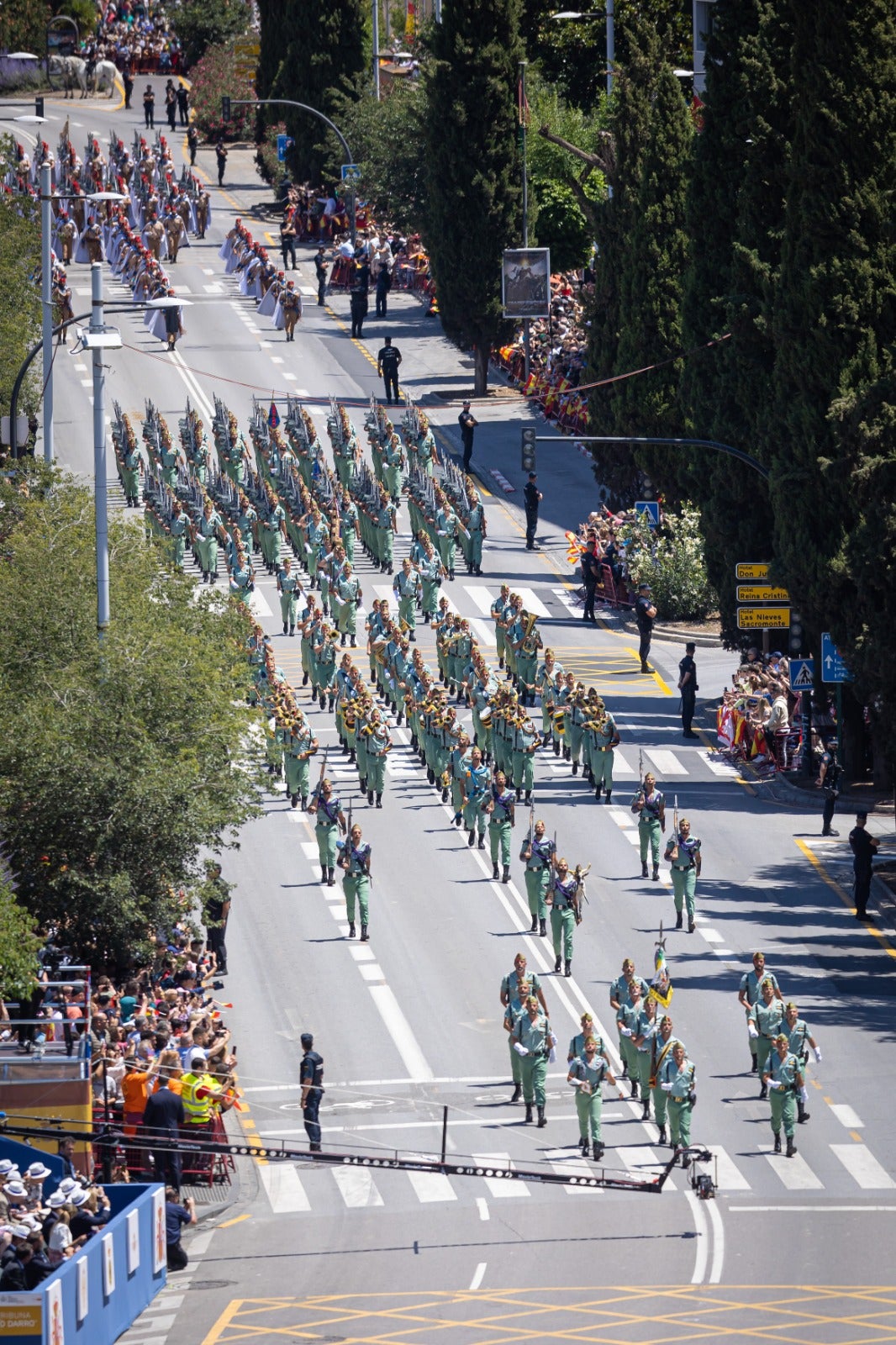 Las imágenes del desfile de las Fuerzas Armadas desde dentro y a vista de pájaro