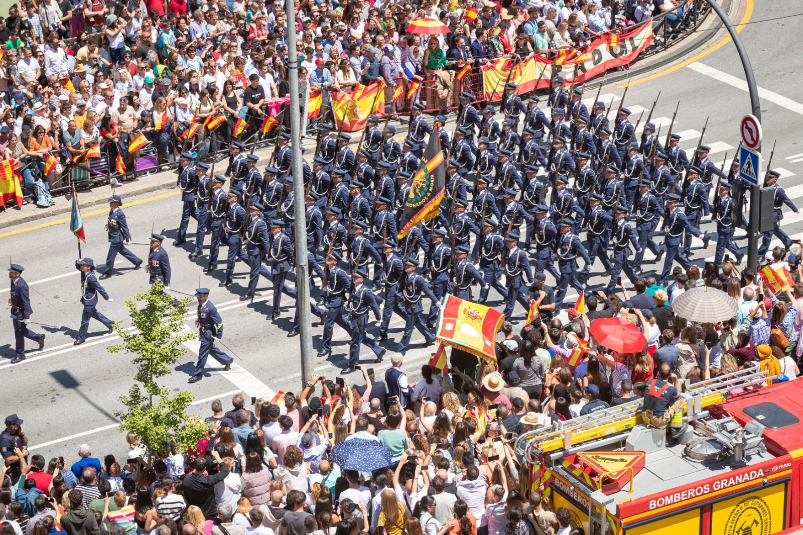 Las imágenes del desfile de las Fuerzas Armadas desde dentro y a vista de pájaro